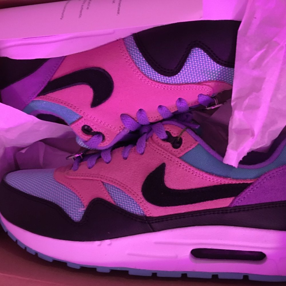 HAVE A NIKE DAY